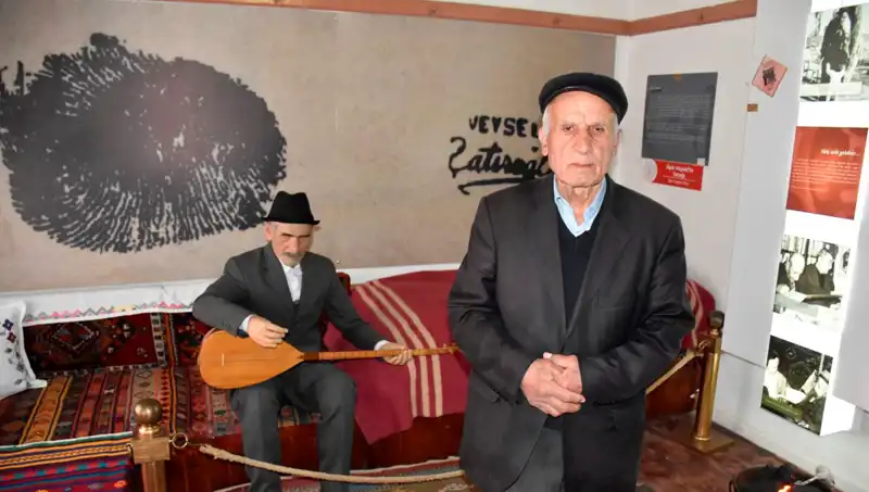 Aşık Veysel ve "Ben asıl şimdi kör oldum" Sözüyle Yürekleri Dağıtan Hikayesi