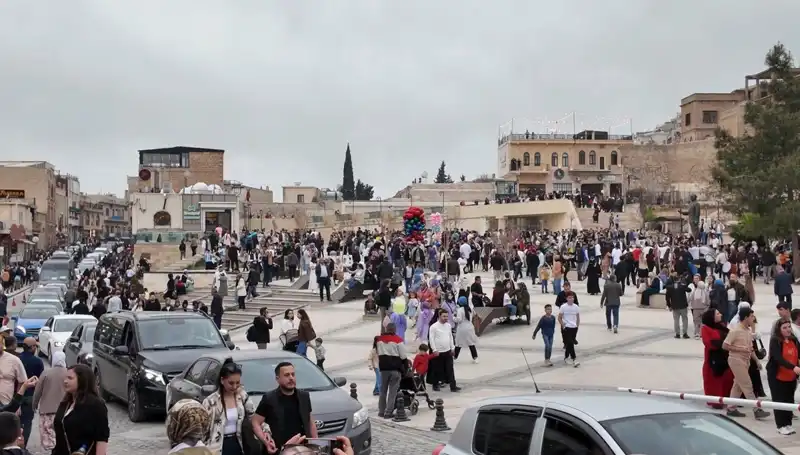 Mardin, Ramazan Bayramı'nda Ziyaretçi Akınına Uğradı: Şehrin Güzellikleri Sıra Dışı Bir İlgiyle Keşfedildi
