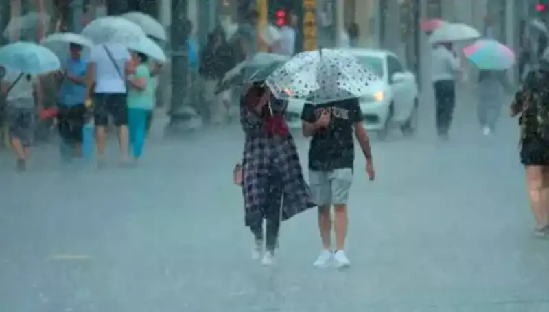 Meteoroloji'den Acil Uyarı: Yangın Bölgelerine Kuvvetli Rüzgar ve İstanbul'a Sağanak Yağış Geliyor!