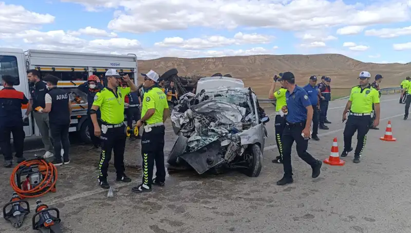 Yozgat’ta Feci Kaza: 3 Kişi Hayatını Kaybetti, 2 Kişi Yaralı!