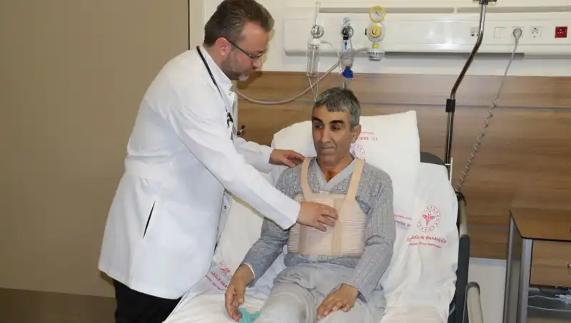 Aort Damarı Yırtılması: Zorlu Ameliyatın Ardındaki Yaşama Tutunma Mücadelesi