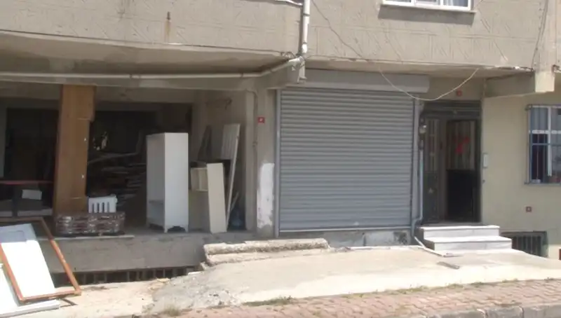 Kiracıları Çileden Çıkaran Bina Sahibi: Ayakkabılar ve Kargolar Kimliği Belirsiz Şahısların Hedefi Oldu