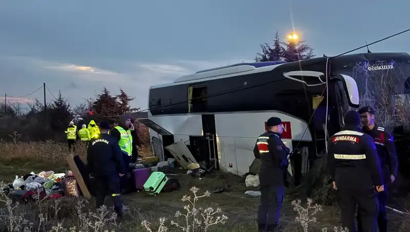 Çanakkale'de Otobüs Kazası: 37 Yaralı, Faciadan Dönüldü