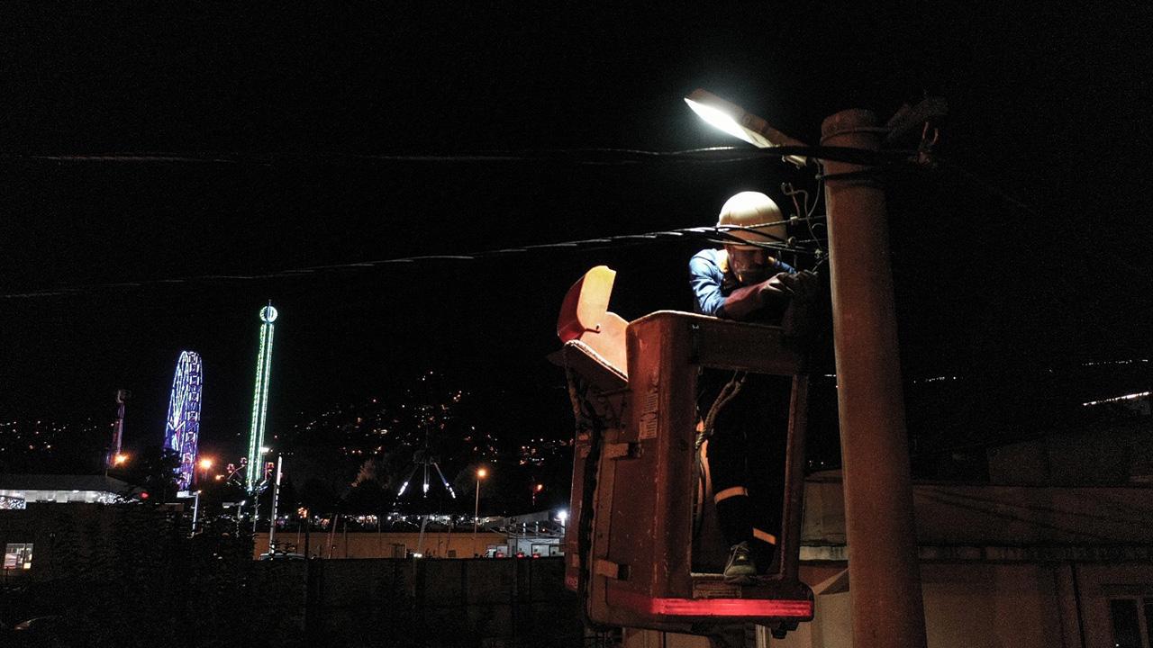 Elektrik ekipleri yılbaşında da kesintisiz enerji için çalıştı