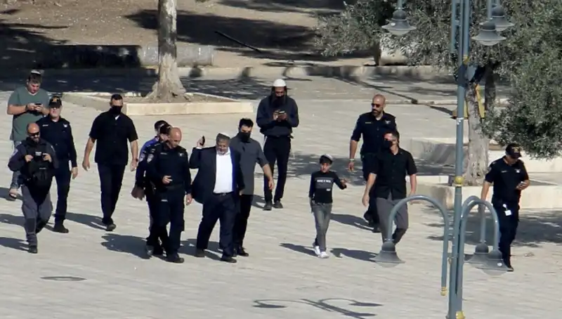 Mescid-i Aksa'da Gerilim Tırmanıyor: İsrailli Bakanın Son Baskınları