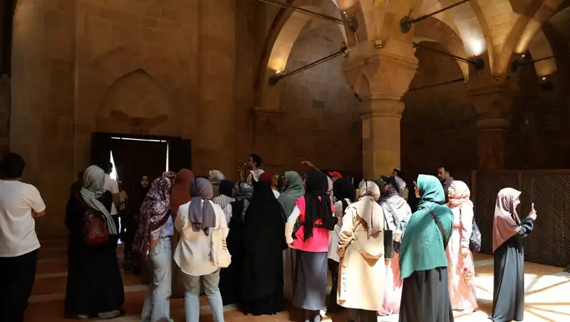 Eşsiz Dillerin Gizemi: Kalemleri Kırık Bırakan Kültürel Zenginlik