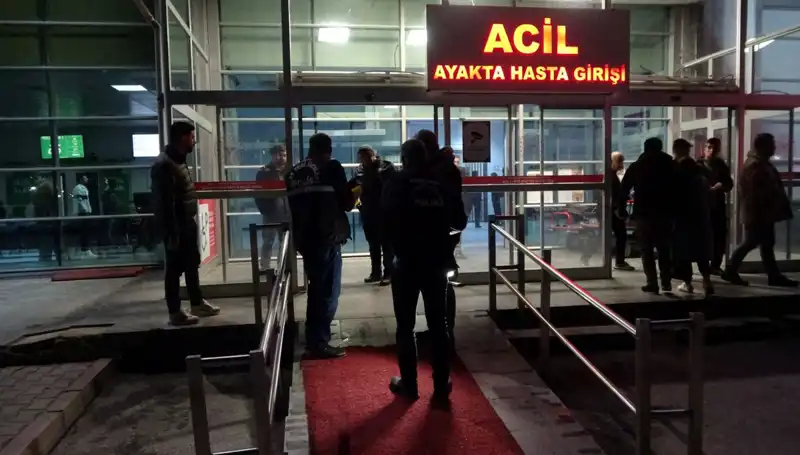 Hastane Acil Servisinde Silahlı Kavga: 3 Yaralı, Detaylar Şoke Edici!