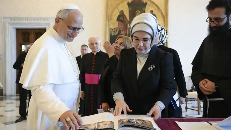 Emine Erdoğan, Papa Leo ile Gazze İçin Tarihi Görüşmede Bir Araya Geldi