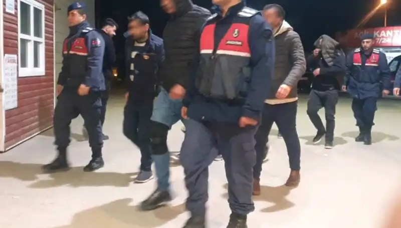 Bağ Evinde Düzenlenen Uyuşturucu Partisi Polisi Harekete Geçirdi