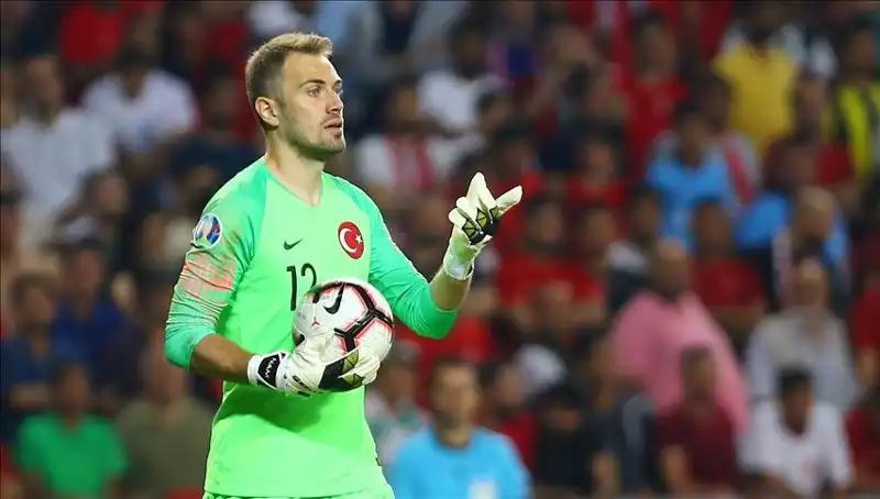 Mert Günok'un Futbolu Bırakma Yaşı: Gelecek Planları Ne?