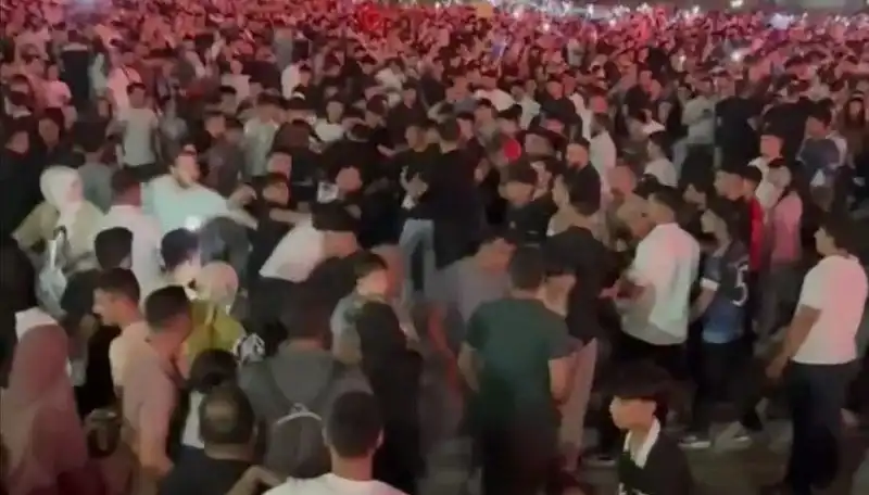 : Konserde Patlak Veren Bıçaklı Kavga: Üç Kişi Yaralandı