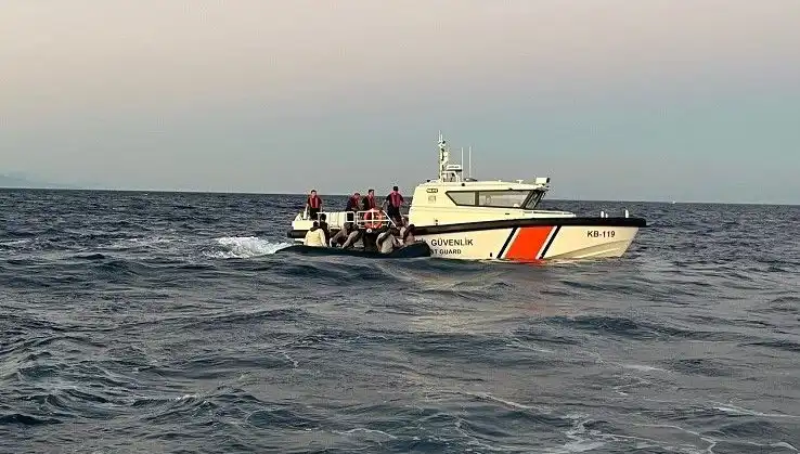 Ayvacık Açıklarında Göçmen Operasyonu: 17 Kişi Kurtarıldı