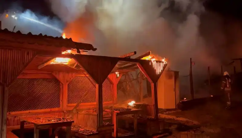 Şile’de Altı Gözleme Restoranı Yangında Küle Döndü
