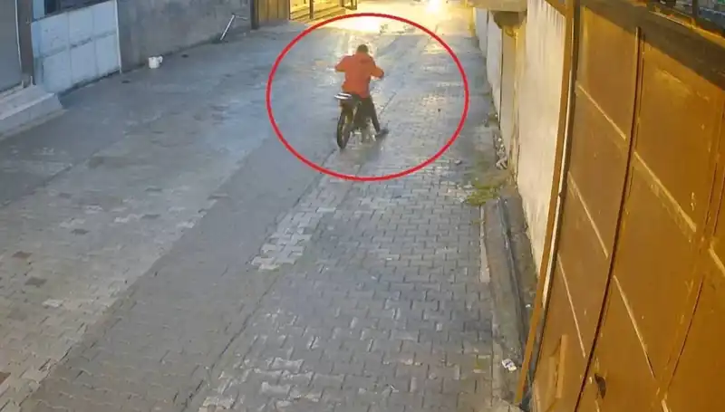 Hırsızlıkta Beklenmedik Gelişme: Çaldığı Motosiklet Arızalana Hırsız Pes Etmedi!