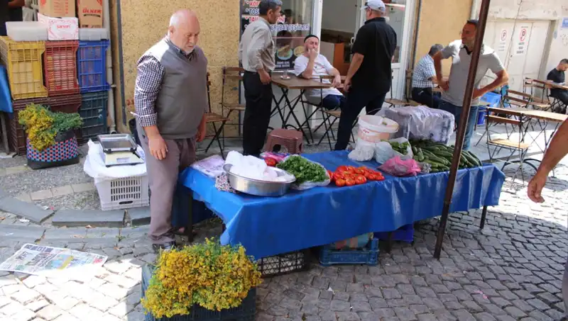 Dağlarda Kendiliğinden Yetişen Şifalı Bitki: Pazar Fiyatı 30 TL!