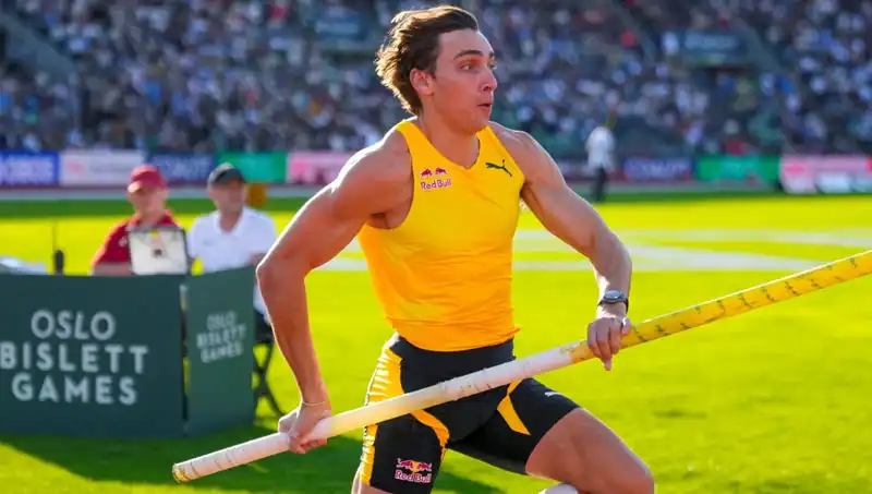 12. Kez Dünya Rekoru Kıran Efsanevi Sporcu Hayranlarını Büyüledi