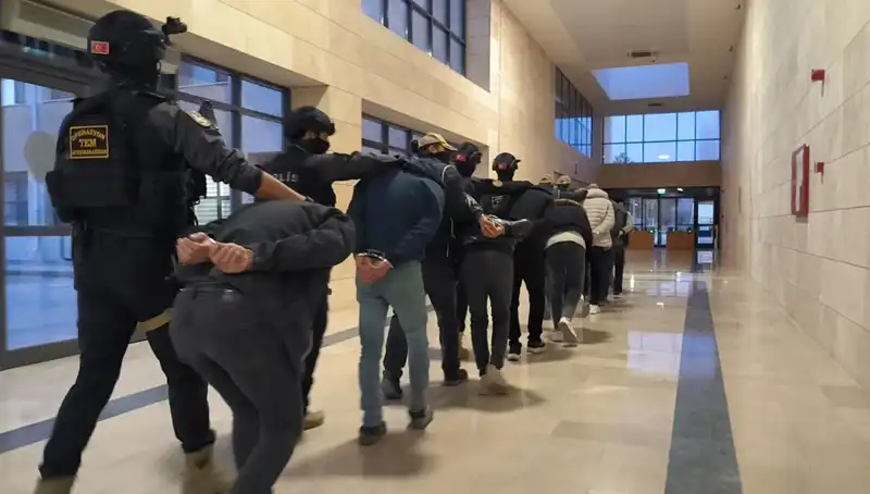 Türkiye Genelinde DAEŞ Operasyonu: 47 İl 298 Şüpheli Gözaltında