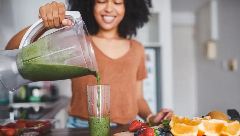 Smoothie ve Meyve Suyu Karşılaşması: Hangisi Daha Sağlıklı Seçim?
