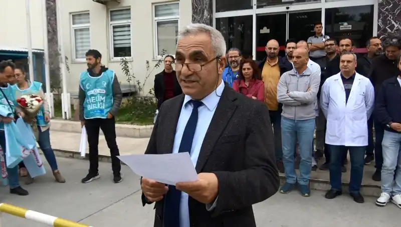 Sağlık Çalışanları Antalya'da Saldırıya Uğrayan Doktor İçin İş Bıraktı