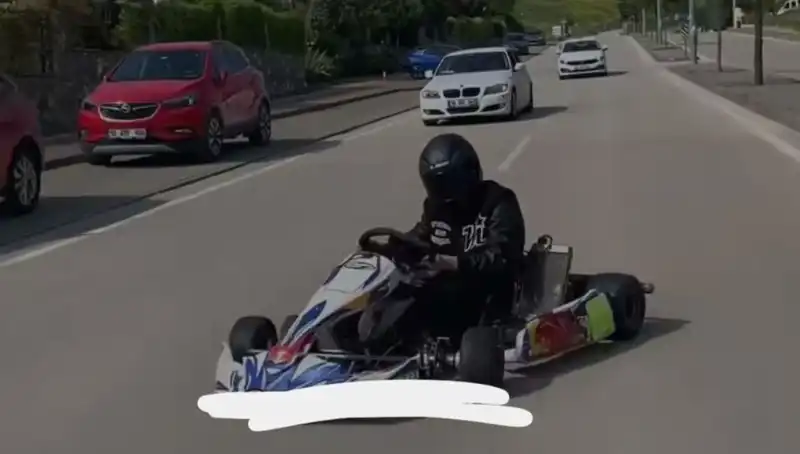 Go-Kart Sürücüsünden Tehlikeli Drift Gösterisi: Yolda Heyecan Dolu Anlar!