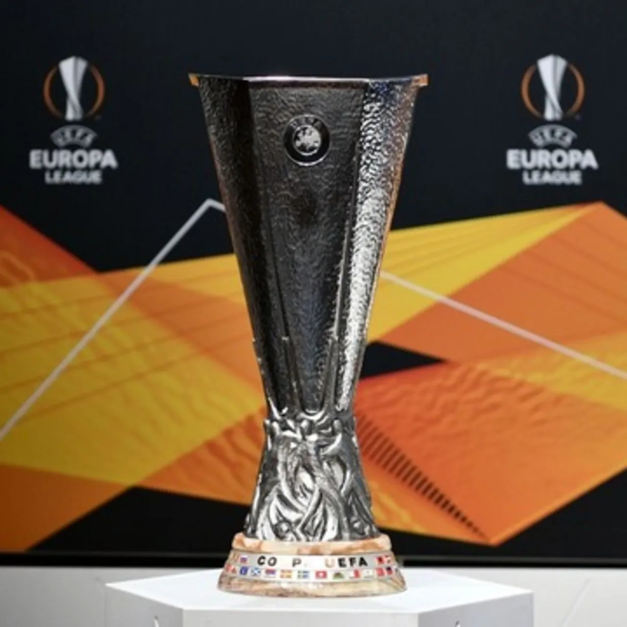 UEFA Avrupa Ligi 5. Hafta Maç Programı: Temsilcilerimizin Kritik Sınavları