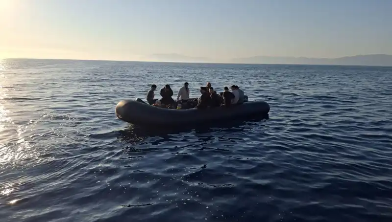 Ayvacık’ta 39 Düzensiz Göçmen Kurtarılarak Güvenli Bir Yere Ulaştırıldı