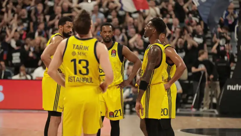 Fenerbahçe, Panathinaikos'u Geçip Finalde Şampiyonluğa Yürüyecek mi?