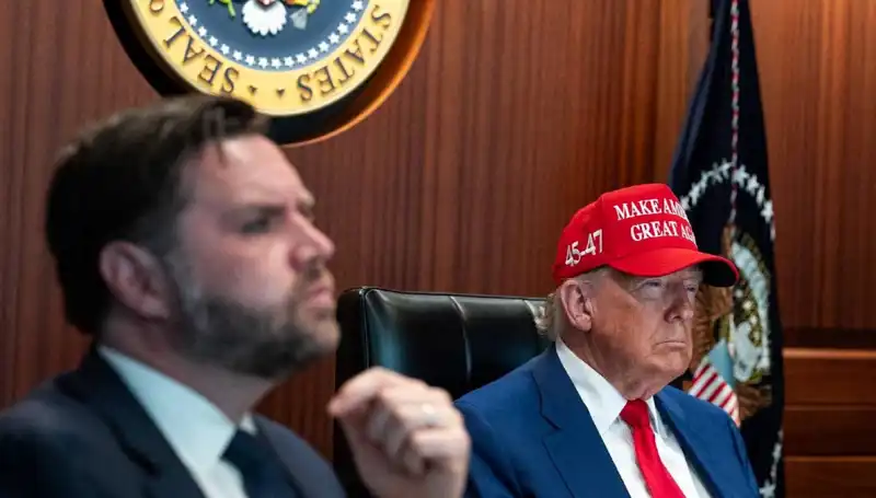 Trump'ın Azil Tasarısı Reddedildi: Siyasi Gelişmelere Derin Bir Bakış