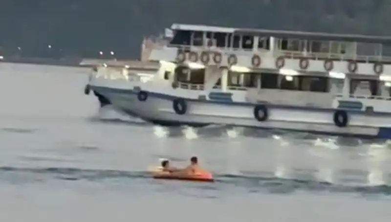 Sarıyer Sahilinde İki Çocuğun Denize Açıldığı Olay Semtini Sarstı!