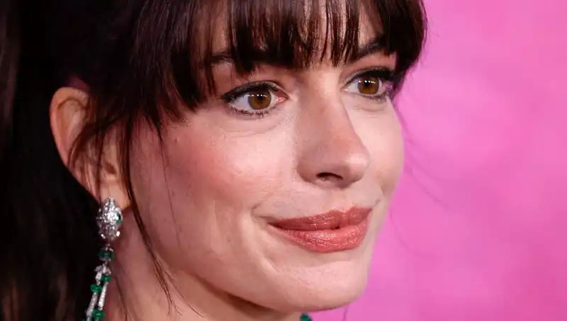 Hollywood Yıldızlarının Korkunç Estetik Trendi: Ölü Deri Enjeksiyonu