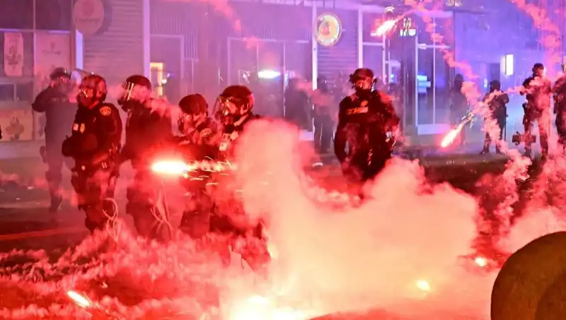 Los Angeles'taki Protestolar: ABD Genelinde Isyan Dalgası Giderek Yayılıyor