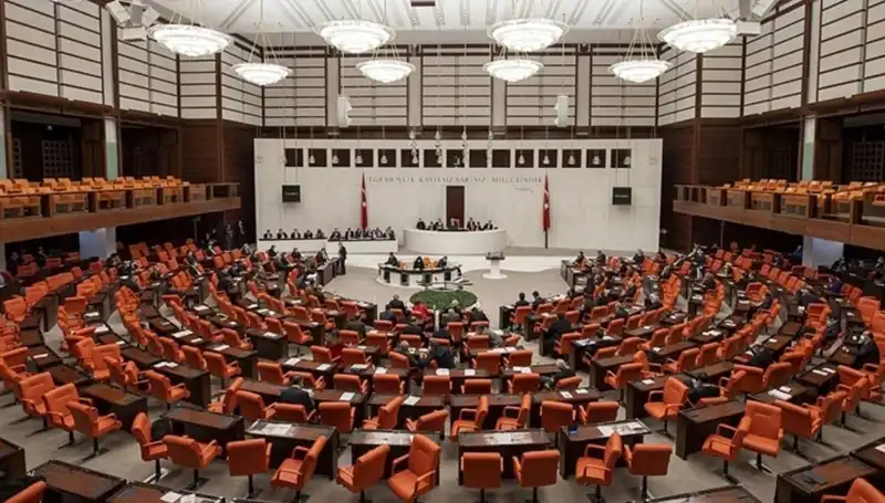 Meclis'te Gıda Zehirlenmesi İddiaları: İdare Amiri Hasan Turan'dan Çarpıcı Açıklama