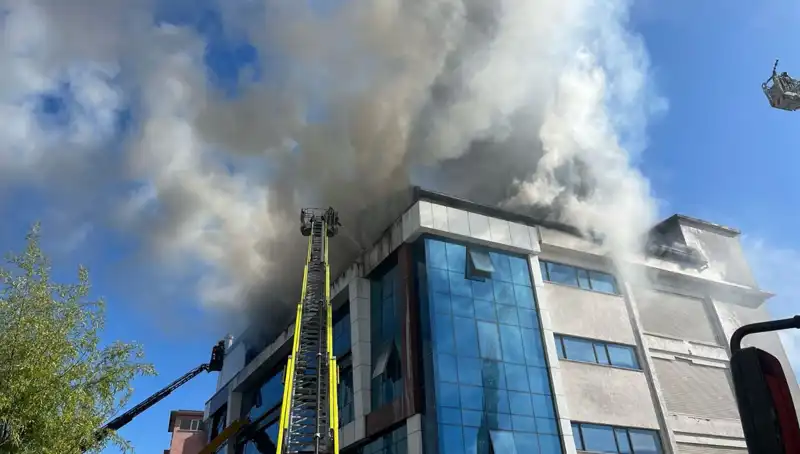 Esenyurt'ta Tekstil Atölyesinde Yangın: Bir Korku Dolu An