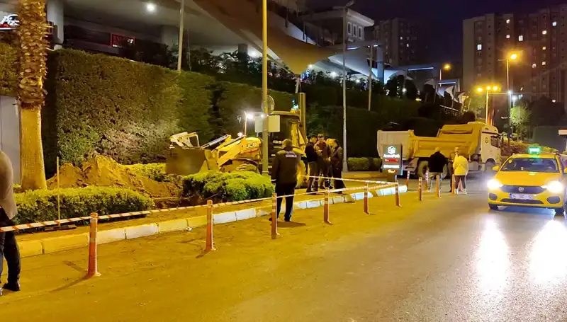 AVM Girişinde Doğalgaz Paniği: Alışveriş Keyfi Biranda Sona Erdi!