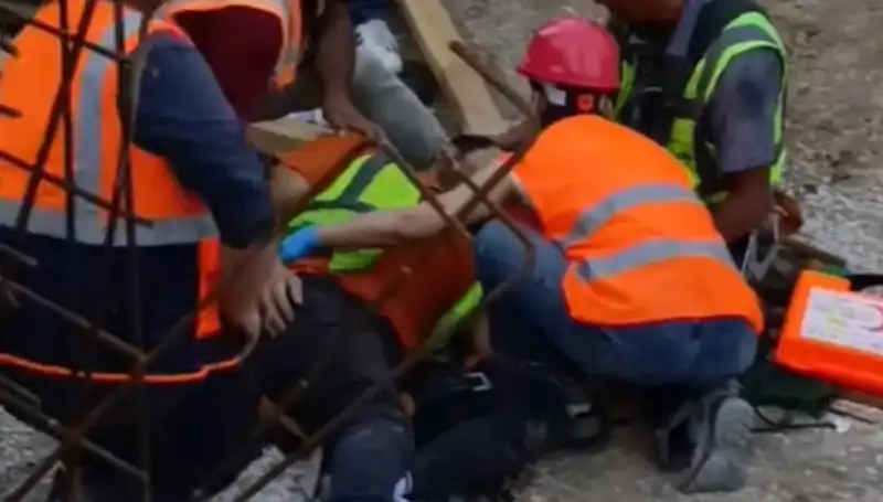 Adana'da İnşaat Kazasında İki İşçi Yaralandı: Olayın Ayrıntıları!