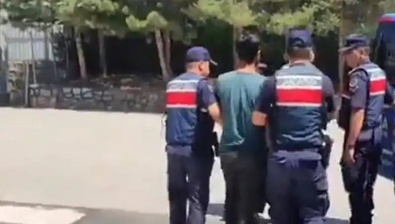 DAEŞ’e Yönelik Yüzlerce Polis ile Gerçekleştirilen Operasyonda 26 Gözaltı