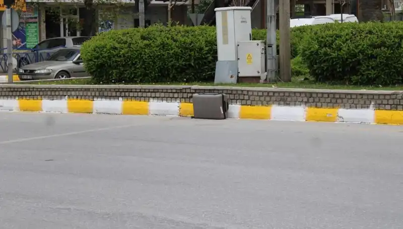 Minibüsten Düşen Valiz, Güvenlik Güçlerini Harekete Geçirdi!