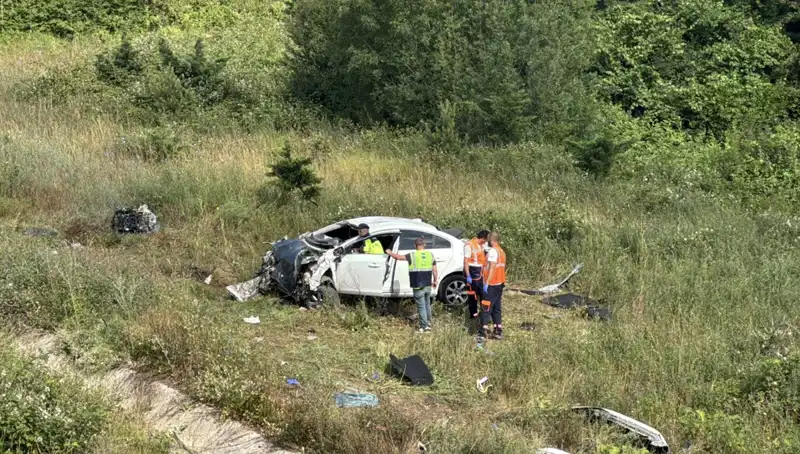 Kuzey Marmara Otoyolu'ndaki Feci Kaza: Araç Şarampole Devrildi!