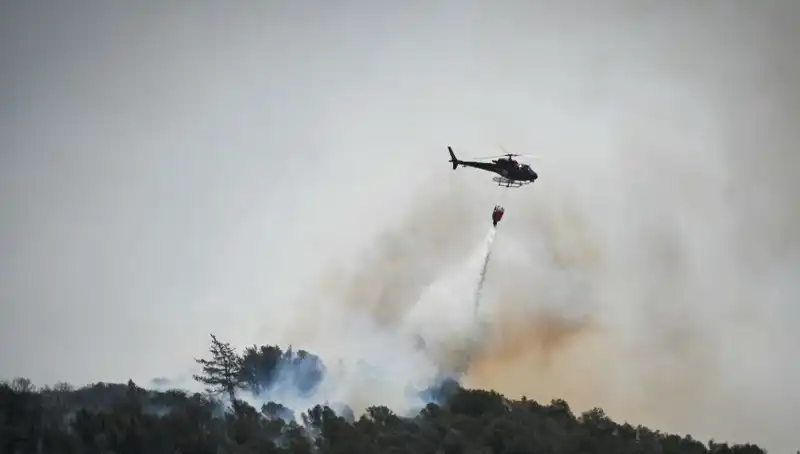 Fransa'daki Orman Yangınları Nedeniyle Marsilya Havalimanı Geçici Olarak Kapatıldı