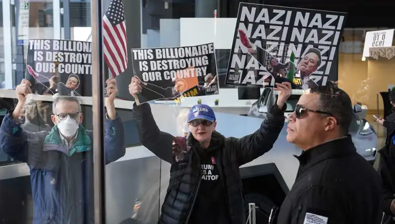 Elon Musk'a Yönelik Protesto: Trump Dönemi Yansımaları