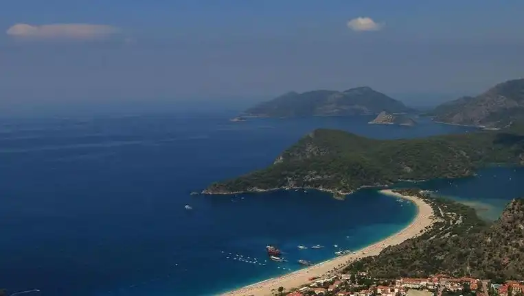 Atina'da Denizde Planlama Krizi: İddialara Sert Tepkiler