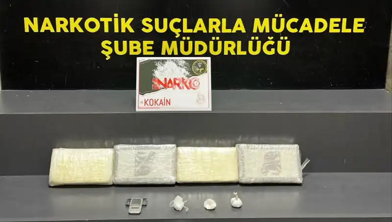 İzmir'de Uyuşturucu Operasyonu: 500 Kilogram Narkotik Ele Geçirildi!