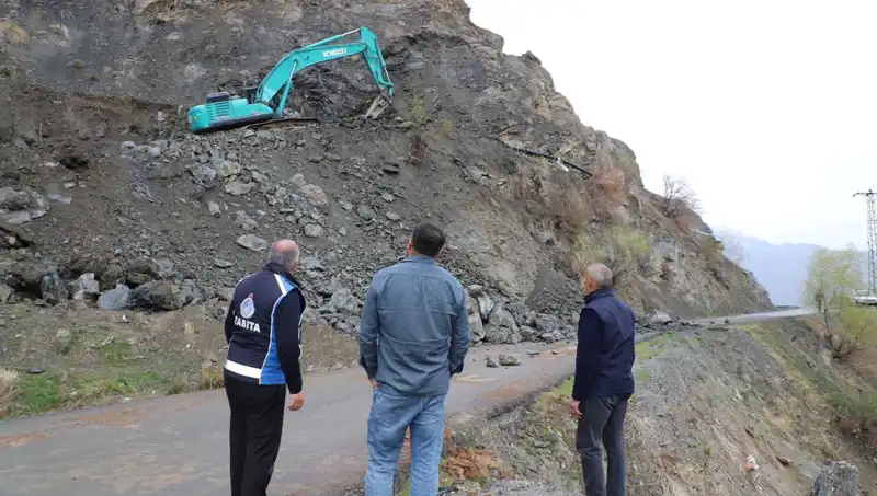 Hakkari’de Kaya Düşmelerine Karşı Yeni Önlemler Alınıyor