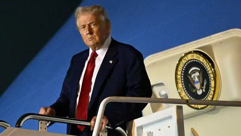 Katar'ın Gizemli 400 Milyon Dolarlık Jetinin Trump ile İlişkisi Neler?