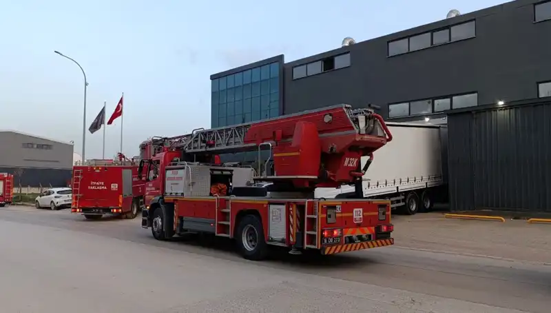 İnegöl’de Fabrika Yangını Paniğe Neden Oldu: Detaylar Hemen Burada!