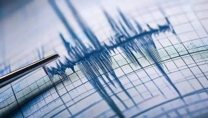 Simav'da Art Arda Gerçekleşen Depremler, Halkı Endişelendirdi