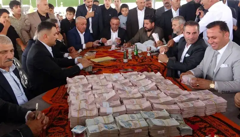 Aşiret Düğününde Takı Töreni: 1,5 Kilo Altın ve 7,5 Milyon TL