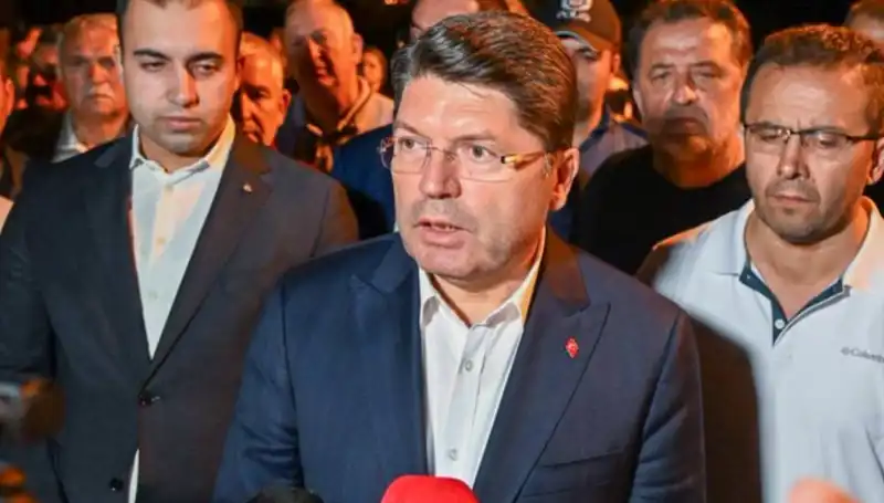Bursa Orman Yangını FETÖ Bağlantısıyla Mi İlişkili? Bakan Tunç Açıklama Getirdi