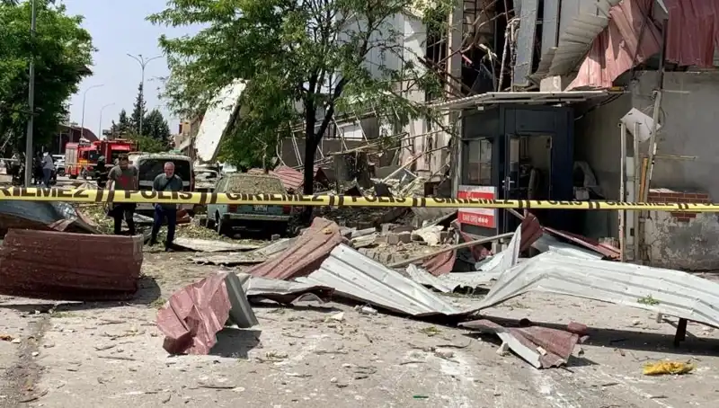 Gaziantep'te Fabrikada Korkunç Patlama: Yaralıların Sayısı Artıyor