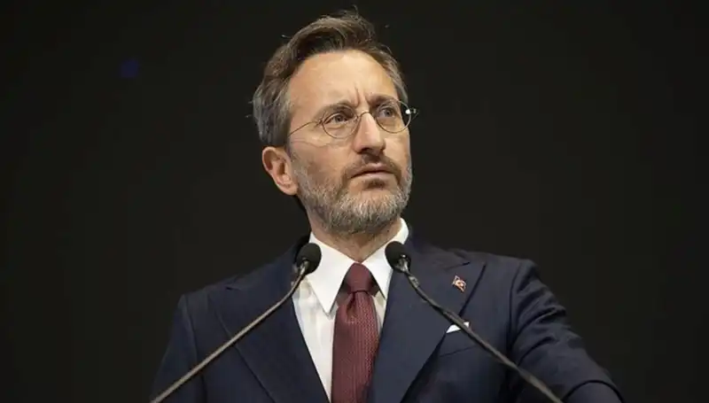 Fahrettin Altun'dan Özgür Özel'e Sert Yanıt: Siyasi Düşünceler Çarpıtılıyor